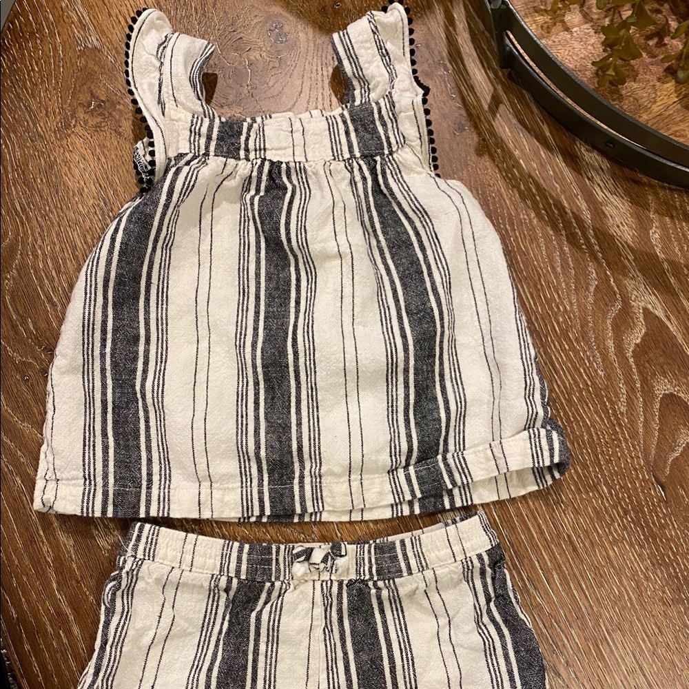 Carters girls two piece set - 24M